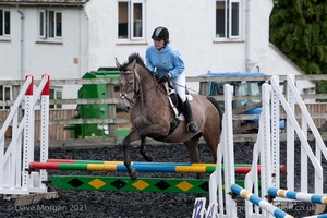 Class 1 - Fences 1'6 to 1'9